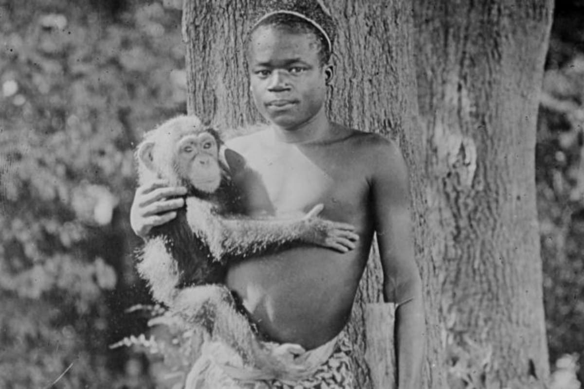 Ota Benga fue exhibido como si fuera un animal dentro de una jaula de un zoológico