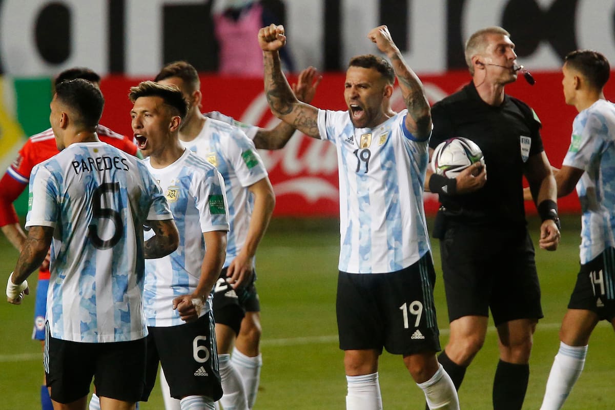 Otamendi encabeza el festejo: la selección salió adelante en Calama a pesar de un contexto complejo