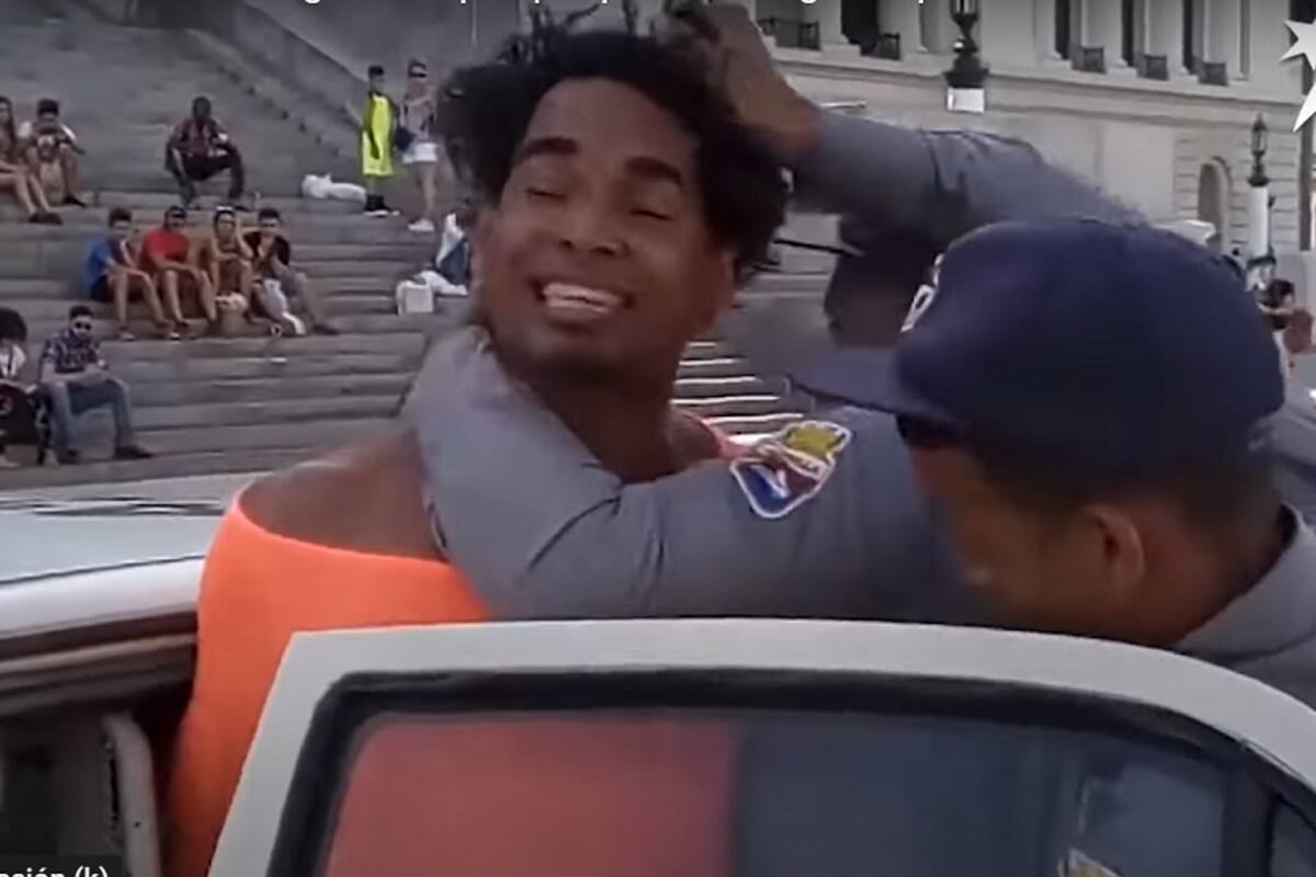 Otero Alcántara en uno de sus últimos arrestos en Cuba