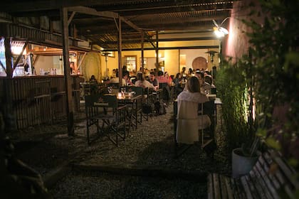 Otero, con un amplio espacio al aire libre en Bajo de San Isidro