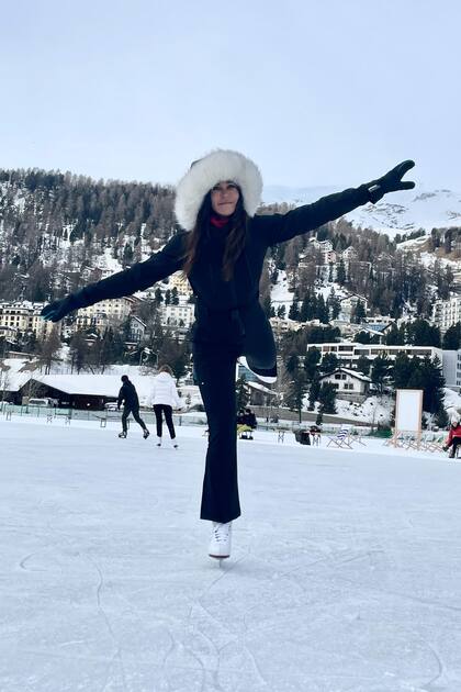 "Otra de las cosas que hice fue patinar sobre hielo. Ya lo había hecho, pero lo más increíble fue hacerlo sobre un lago congelado", cuenta la ex mujer de Simeone.