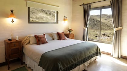 Otra de las habitaciones, que mira hacia el arroyo Guevara.