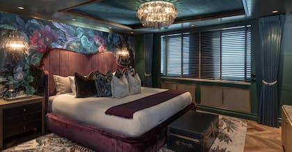Otra de las seis suites del Pink Shadow, todas decoradas con motivos tropicales (foto: designunlimited.net)