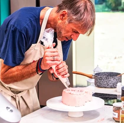 Otra etapa: "En la calle no soy el jugador de voley, soy el chico de Bake Off", admite risueñamente