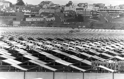 Otra imagen de la década de 1990 en la que se ven todas las carpas preparadas para la temporada de verano