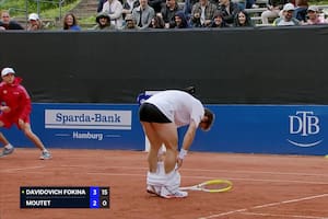 La locura inexplicable del francés Moutet: se bajó los pantalones tras ganar un punto