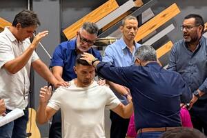 Otra meta cumplida para Maravilla Martínez: es pastor evangélico