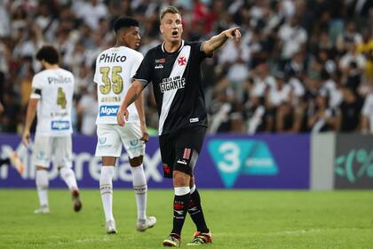 Otra vez Maxi López involucrado en una situación de racismo en el fútbol de Brasil.