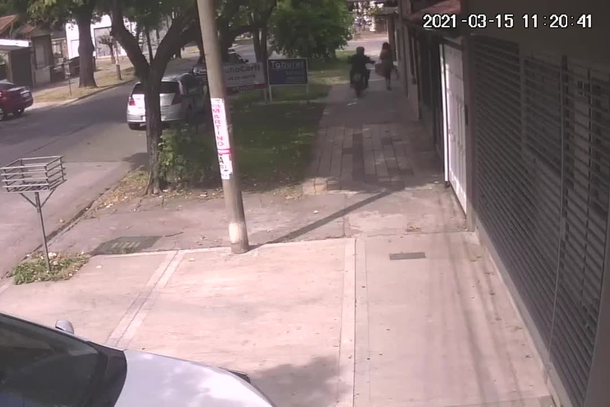 Otro asalto del motochorro Alejandro Ochoa, el 15 de marzo, en Castelar