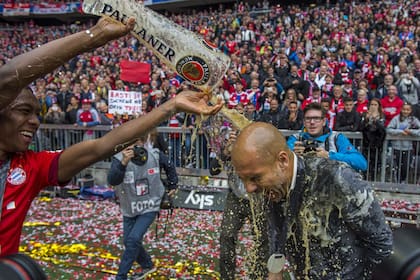 Otro baño para Pep por la conquista de la Budesliga