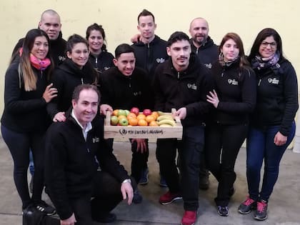 Uno de los modelos de gestión sustentable es el proyecto de frutas de En Buenas Manos, que emplea a 20 personas con problemas auditivos