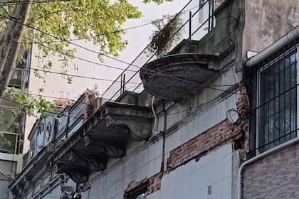 Otro ejemplo de balcones del progreso, sobre la avenida Boedo