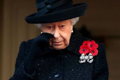 Otro escàndalo sexual salpica a la realeza y preocupa, en particular, a la reina Isabel II