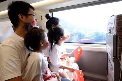Otro motivo por el que Europa está lejos de ser rival de China en este campo es que el esfuerzo del viejo continente por desarrollar este sistema de transporte pasa por iniciativas nacionales e individuales, en lugar de centrarse en cooperativas de escala internacional, para coordinar horarios, tarifas y cruces de fronteras.