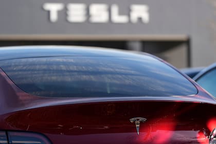 Otros analistas recomendaron la acción de Tesla, más sensible a la suba en caso de que la guerra en Medio Oriente finalice