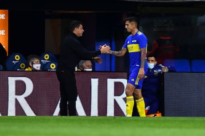 Otros tiempos: Battaglia y Agustín Almendra, cuando el mediocampista era tenido en cuenta por el DT.