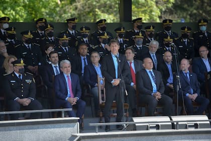 Otros tiempos: el 18 octubre de 2021 en la Jura de Fidelidad a la Bandera Nacional de 8870 cadetes de la Escuela de Policía Juan Vucetich, Axel Kicillof junto a Aníbal Fernández y Sergio Berni