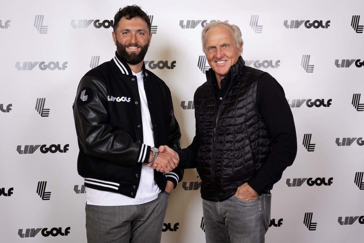 Otros tiempos: el acuerdo entre Jon Rahm y Greg Norman, en su momento responsable del LIV, circuito que se lanzó en junio de 2022