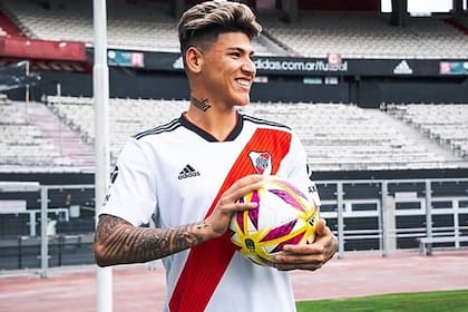 Otros tiempos: Jorge Carrascal, recién llegado a River; CSKA, su próximo destino