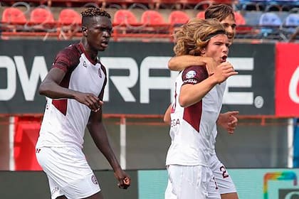 Ousmane Ndong, de Senegal a Lanús: el llanto por Messi, la inseguridad, el racismo y una anécdota imperdible