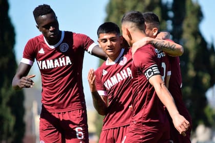 Ndong asoma como una de las nuevas caras en el plantel de Lanús para el próximo torneo