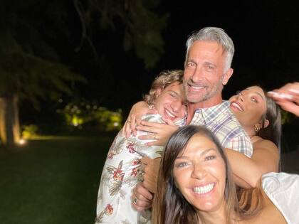 Ova recibió un abrazo sorpresa y tuvo una cómica reacción