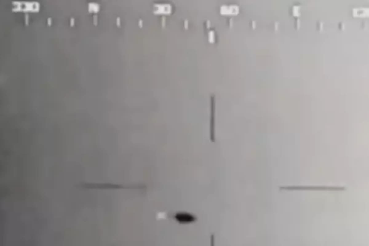 OVNI captado en la costa de California por Personal del USS Jackson, del Centro de Información de Combate