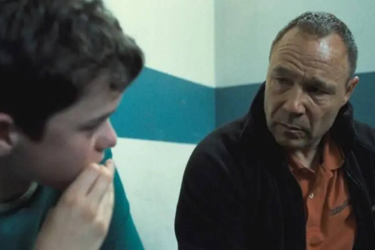 Owen Cooper y Stephen Graham en una escena de Adolescencia