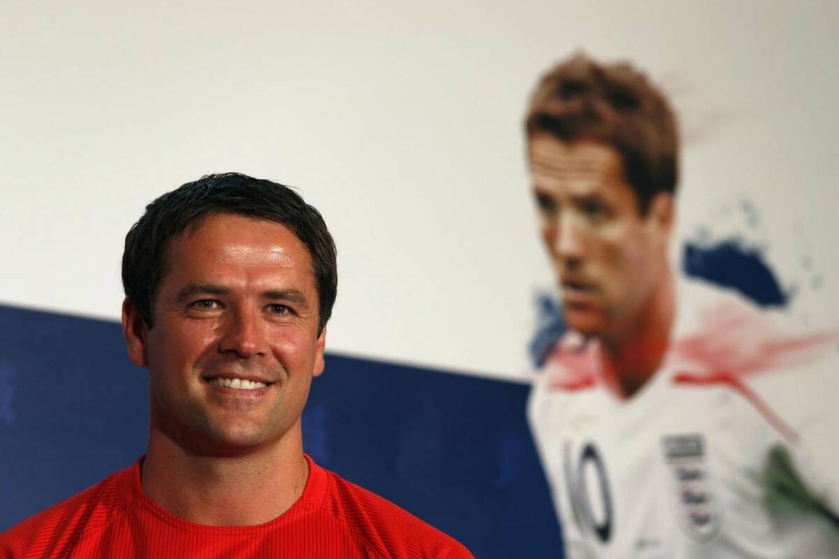 Owen jugó desde 1998 a 2008 en la Selección de Inglaterra, hasta la llegada de Capello