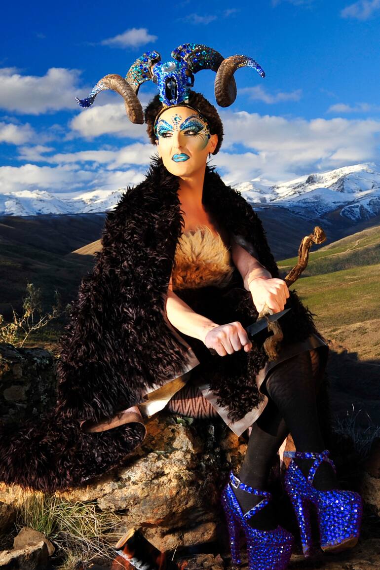 Oxiura Mallman (Titi Ricciuto), como drag queen.