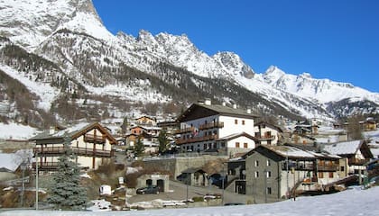 Oyace es un encantador pueblo alpino que busca repoblarse