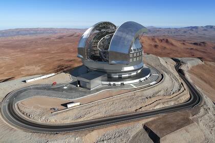 Oza y su equipo observaron el exoplaneta con el Telescopio Muy Grande del Observatorio Europeo Austral en Chile
