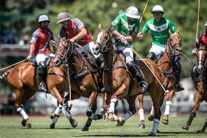 Pablo Pieres, el único que dejó de tener 10 goles en esta serie de cambios de handicaps: pasó a 9, en un equipo, La Natividad-Monjitas, que rindió menos que lo esperado.