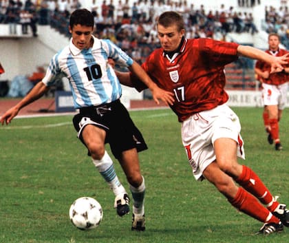 Pablo Aimar fue la gran figura del triunfo por 2-1 sobre Inglaterra en los octavos de final del Mundial Sub 20 de Malasia 97, donde además convirtió uno de los goles