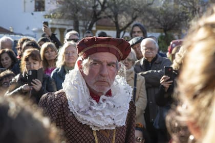 Pablo Alarcón, acompañado por una multitud en Plaza Francia