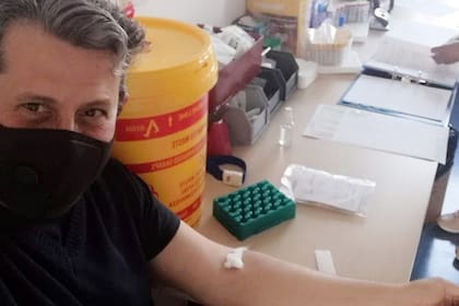 Pablo Andrés Berra vive hace 12 años en Sudáfrica y es el primer argentino en probar la vacuna contra el coronavirus desarrollada por la universidad de Oxford