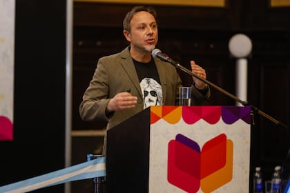 Pablo Bernasconi hizo una encendida defensa del libro y la lectura en el acto de inauguración de la Feria