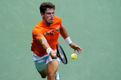 Carreño Busta llegó a los cuartos de final del US Open tras aprovechar la descalificación de Djokovic, pero luego alcanzó las semifinales al derrotar a Shapovalov.