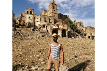 Pablo Colangelo visitó Craco durante su voluntariado de Airbnb en el 2019
