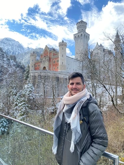 Pablo cuenta con un buen sueldo que le permite ahorrar y vacaciones que aprovecha para recorrer Alemania y diversos países del mundo.