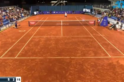 Pablo Cuevas ya tiró su punto de fantasía cerca de la red; un lujo del tenista uruguayo