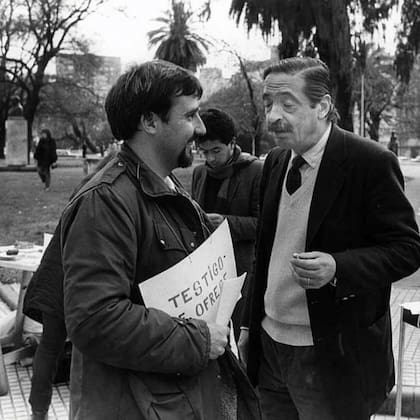 Pablo Díaz y Julio Cesar Strassera, en el juicio a las Juntas Militares.