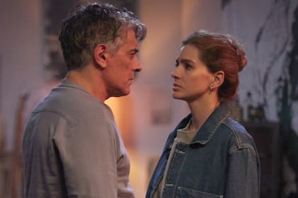 Pablo Echarri y la China Suárez, protagonistas de Camaleón, el pasado no cambia