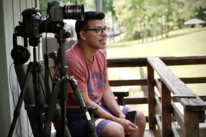 Pablo enfrentó barreras lingüísticas y culturales en la escuela, donde apenas conocía algunas palabras en inglés (soymigrante.com)