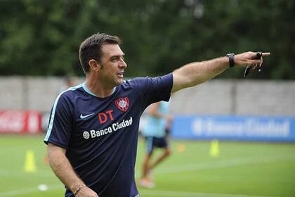 Pablo Guede le apunta a Angeleri