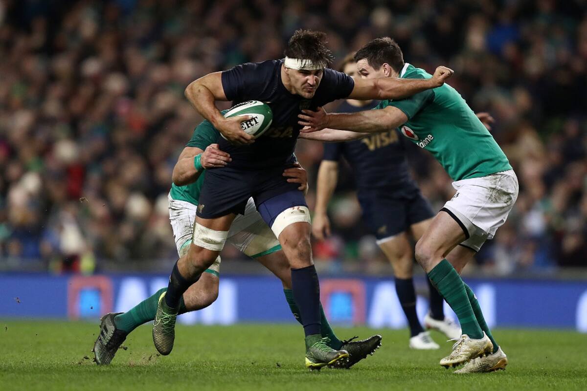 Pablo Matera estrenará la cinta de capitán ante Irlanda: aquí, en acción en el partido del año pasado, con triunfo para los europeos