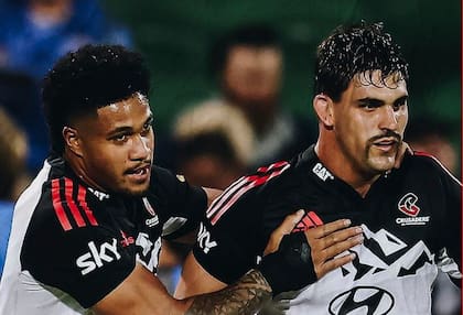 Pablo Matera festeja su acción; Crusader superó a Western Force y el try del argentino fue en un momento clave