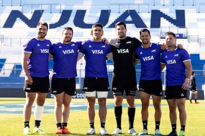 Pablo Matera romperá el récord de Agustín Creevy y llegará a los 111 caps; en la imagen, junto a Facundo Isa, Julián Montoya, Guido Petti, Matías Moroni y Santiago Cordero