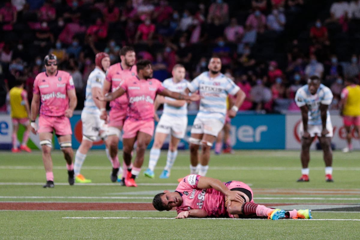 Pablo Matera yace dolorido en el clásico de París; viernes negro para el ala, que se lastimó a tres semanas de la ventana de julio de los Pumas y se despidió de Stade Français con una derrota contra Racing 92 y una eliminación en el Top 14.