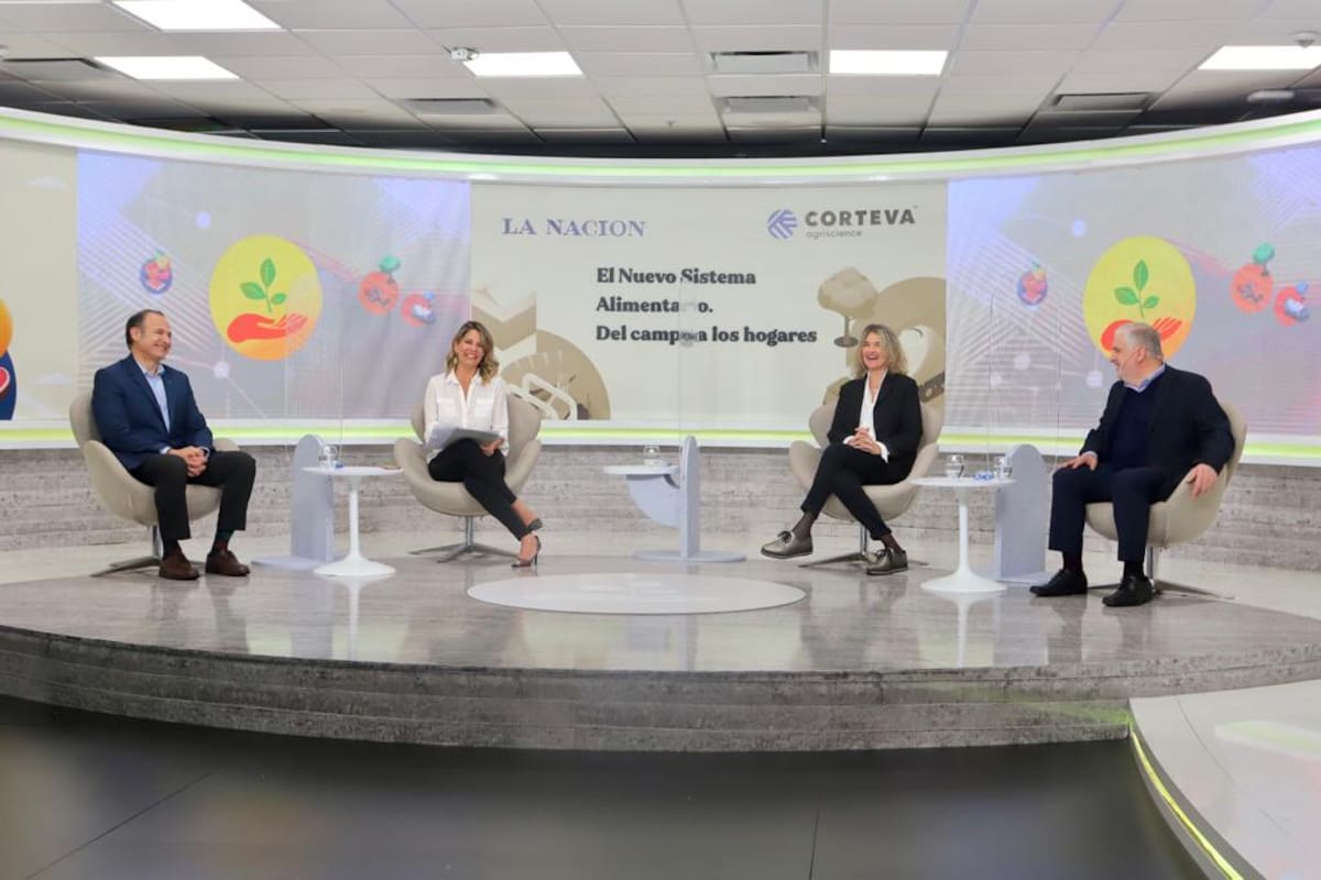 Pablo Mercuri (INTA), Carla Quiroga (LA NACION), María Beatriz Giraudo (Aapresid) y Fernando Vilella (FAUBA).